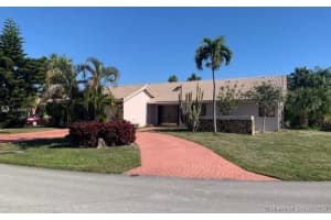 8335 Nw 80th St, Tamarac