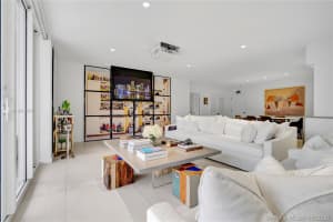 200 Ocean Lane Dr 302, Key Biscayne