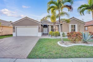 622 Sw 200th Ter, Pembroke Pines
