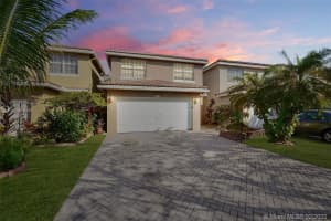 9267 Nw 54th St, Sunrise