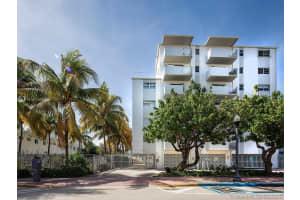 240 Collins Ave 2e, Miami Beach