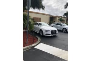 6900 Crown Gate Dr, Miami Lakes