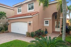 1460 N Trafalgar Cir, Hollywood