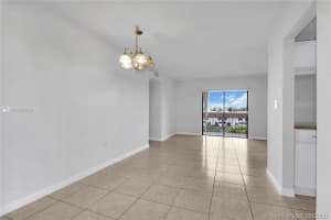 8517 Nw 7th St 407, Miami