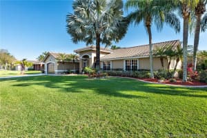 19420 Nw 3rd St, Pembroke Pines