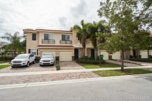 263 Las Brisas Circle 263, Sunrise