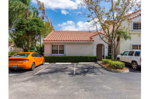 1407 Springside Dr, Weston