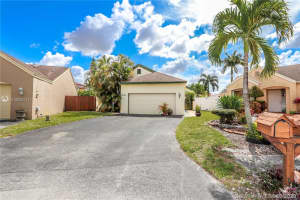 18753 Nw 80th Ct, Hialeah 18753 Nw 80th Ct, Hialeah
