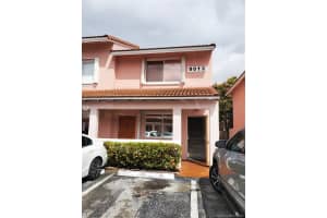 8013 Lake Dr 205, Doral