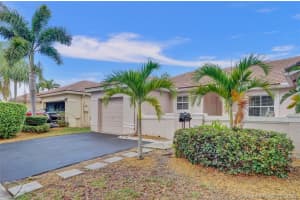 1985 Pisces Ter, Weston