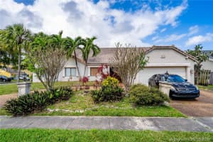 6941 Nw 45th Ct, Lauderhill