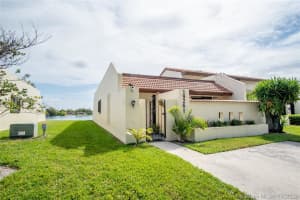 19261 Nw 64th Ct, Hialeah