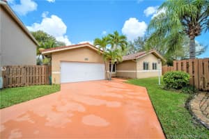 16001 Sw 104th Ter, Miami