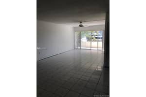 220 Kings Point Dr 201, Sunny Isles Beach