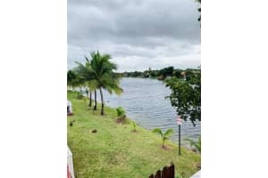 7050 Nw 173rd Dr 402, Hialeah