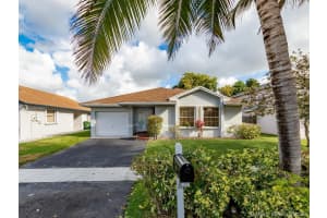 9951 Sw 11th St, Pembroke Pines