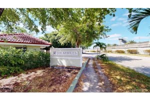 1900 W 68th St I405, Hialeah