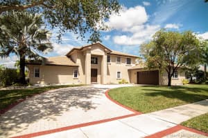 19421 Nw 8th St, Pembroke Pines