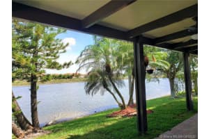 11817 Sw 7th St, Pembroke Pines