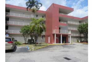 8425 Nw 8th St 104, Miami