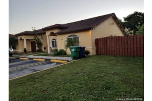 18942 Nw 86th Ct, Hialeah