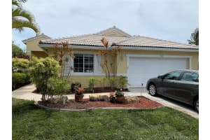 760 Sw 164th Ave, Pembroke Pines