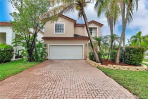 19245 Nw 12th Ct, Pembroke Pines