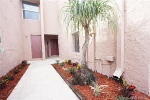 1743 Nw 56th Ave 18, Lauderhill