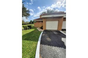 12048 S Las Palmas Dr, Pembroke Pines