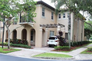 8720 Blaze Ct 10-2, Davie