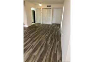 8261 Nw 8th St 434, Miami