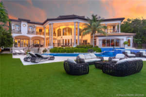 24 Tahiti Beach Island Rd, Coral Gables