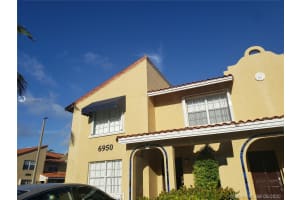 6950 Nw 173rd Dr 2202, Hialeah