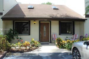 686 Ne 1st St 686, Dania Beach