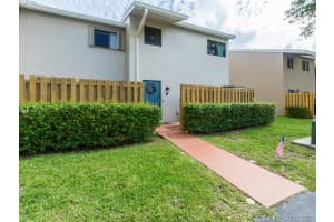 5160 S University Dr, Davie