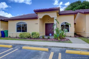 8615 Nw 189th Ln 3706, Hialeah