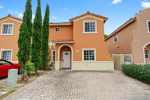 7758 Sw 95 St, Miami