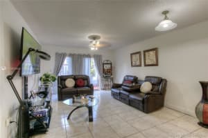 860 Sw 129th Pl 110, Miami