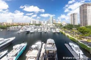 21385 Marina Cove Cir 15-e, Aventura