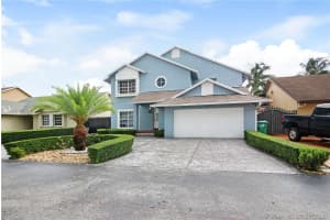 18671 Nw 77th Ct, Hialeah