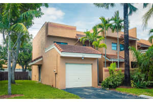 1631 Sw 120 Ter, Pembroke Pines
