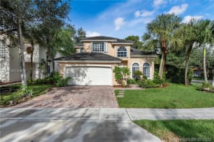 1951 Nw 100th Ave, Pembroke Pines