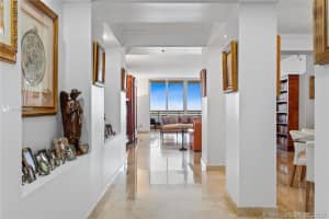 808 Brickell Key Dr 2404, Miami