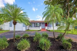 9421 Nw 23rd St, Pembroke Pines