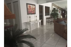 2774 S University Dr 10c, Davie