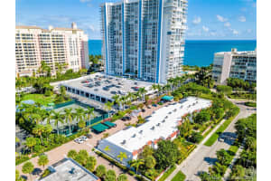 425 Grapetree Dr 201, Key Biscayne