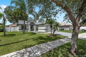 16357 Sw 8th St, Pembroke Pines