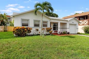 8302 Sw 20th St, North Lauderdale