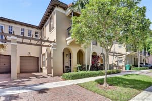 8612 Buckskin Mnr # 5-8, Davie