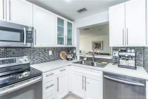 15771 Sw 137th Ave 204, Miami